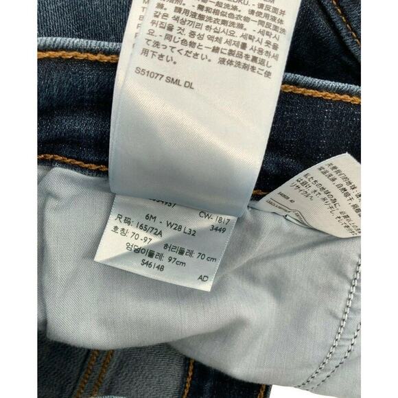 Levi's Classic Jeans Women Size 6 Boot Cut Stretch Med Wash Button Pockets Denim - Picture 11 of 11